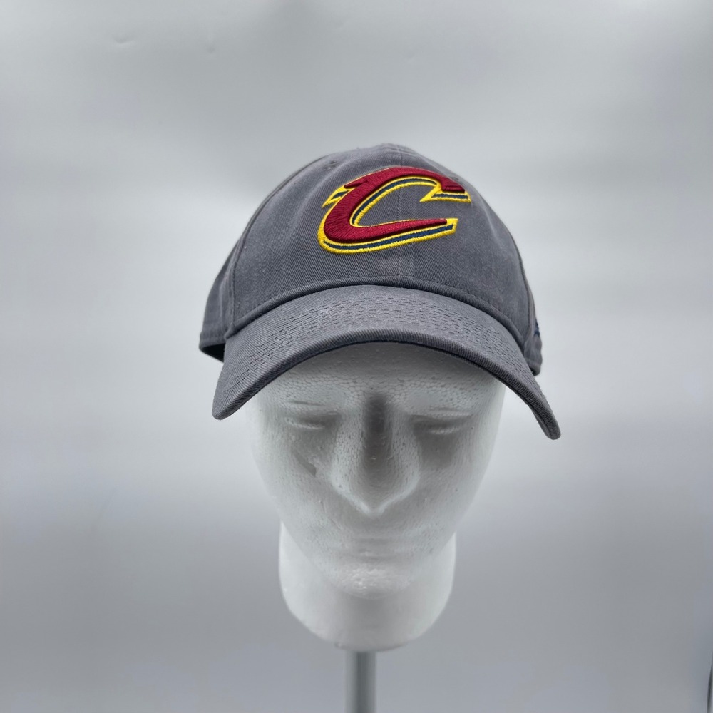 New Era 9TWENTY NBA OSFM Gray Cleveland Cavaliers Adjustable Baseball Hat